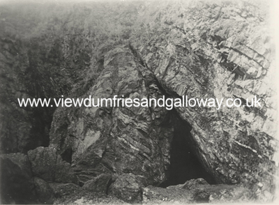Cave on Hestan island 