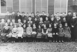 Thornhill Primary school - class photograph 