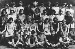 Thornhill Primary school - class photograph 